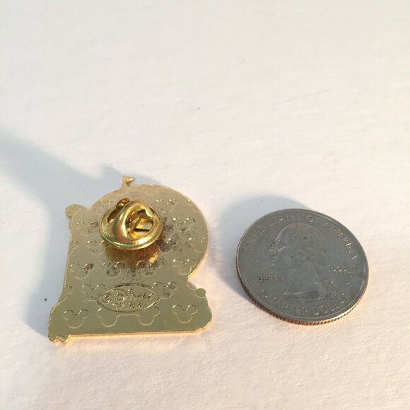 Walt Disney Name Pin "FRANK" Enamel Mickey Mouse Minnie Donald Hat Lapel - Picture 4 of 4